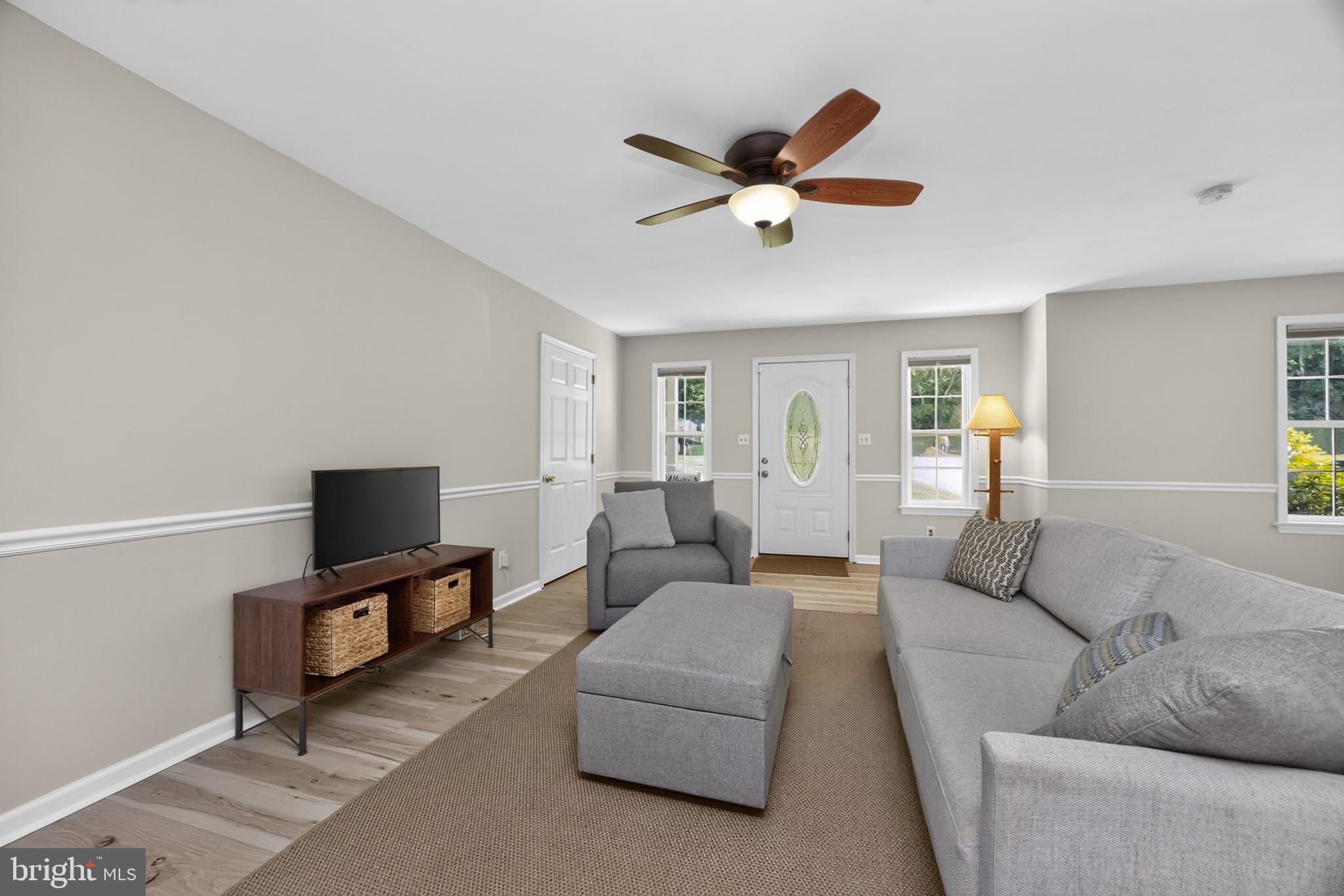 311 Hillendale Road Avondale, PA 19311 - Photo 4 of 40 Bright sunny living room