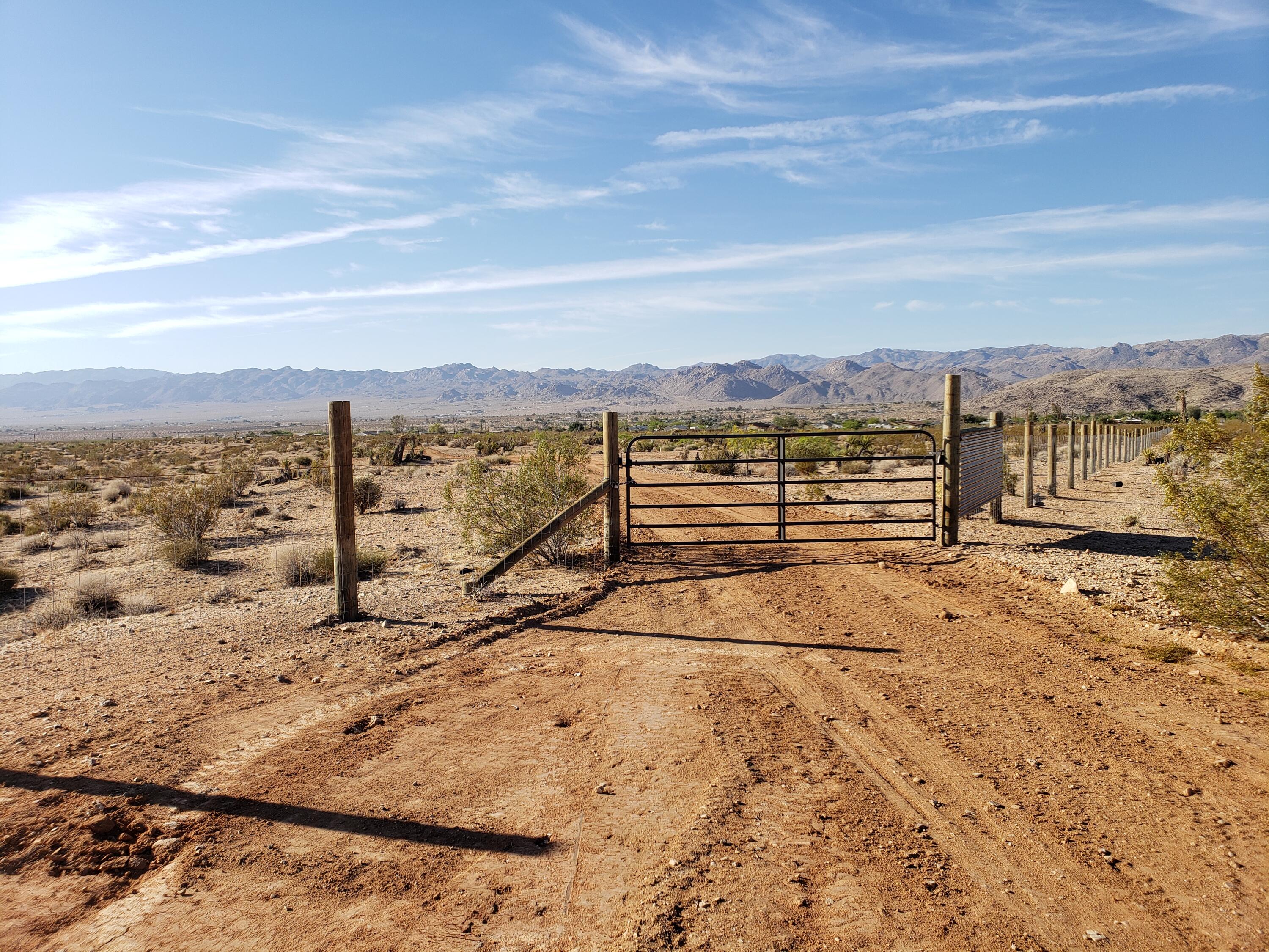 61820 Calle Del Rio Joshua Tree, CA 92252 - Photo 4 of 54 1b