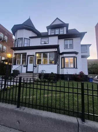 $2,800 | 124 Park Place, Passaic, NJ 07055