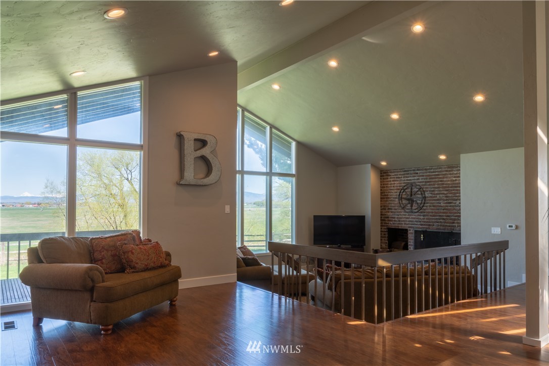 1161 Moe Road Ellensburg, WA 98926 - Photo 2 of 25 Gallery Image 2