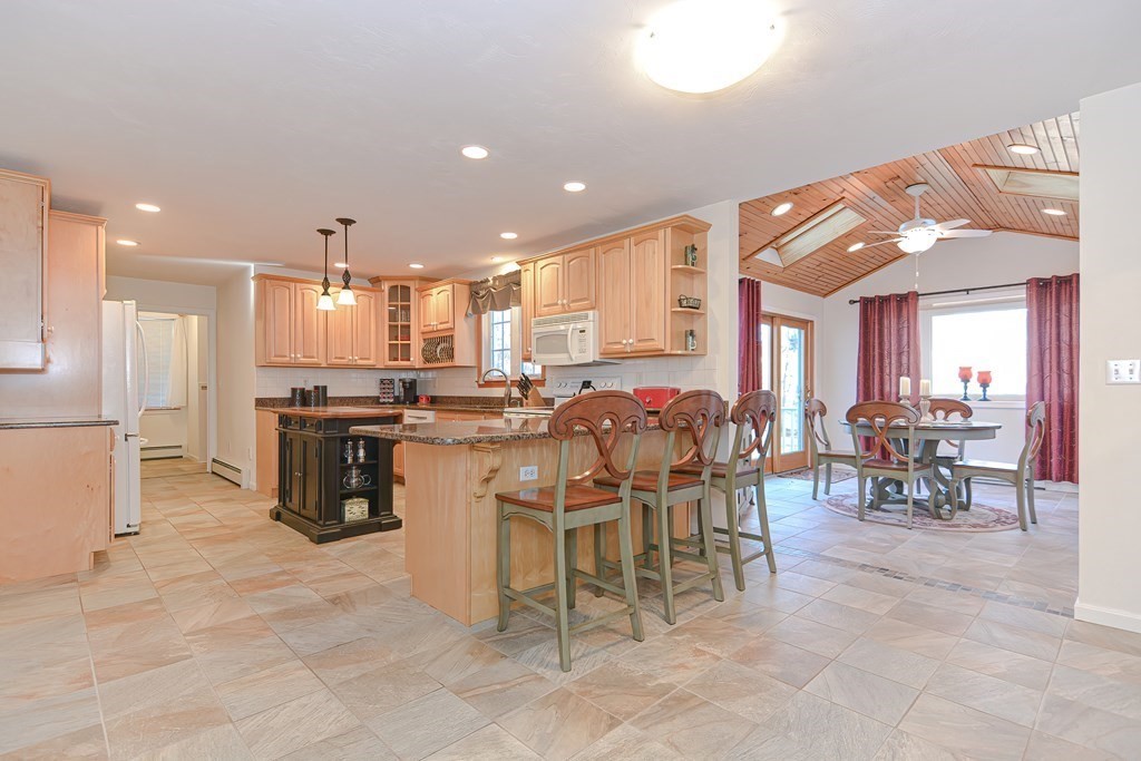 715 Mendon Road Northbridge, MA 01534 - Photo 4 of 42 Gallery Image 4