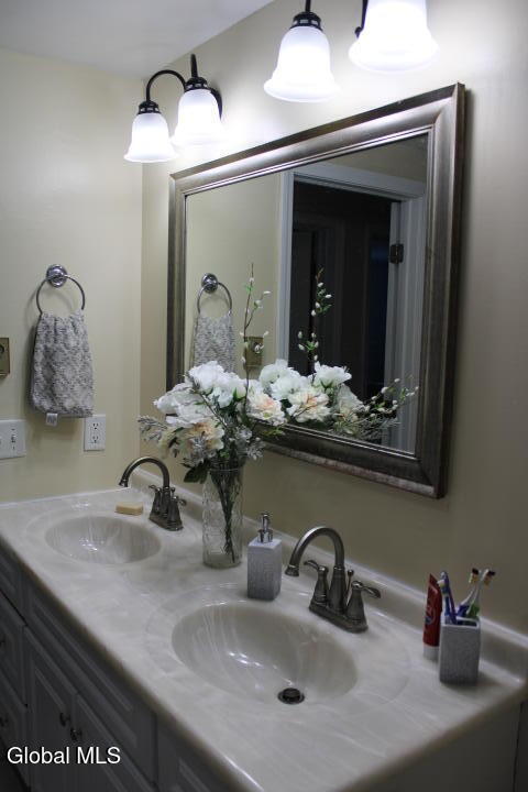 5764 Amsterdam Road Schenectady, NY 12302 - Photo 11 of 26 IMG_0011