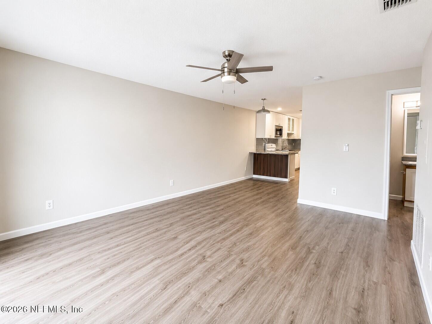 238 Ridge Crest Loop, Unit A Minneola, FL 34715 - Photo 4 of 17 Sala 1 Editada