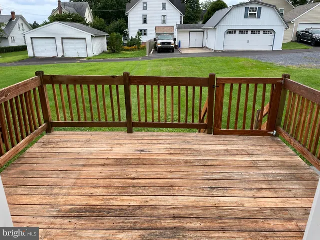 $2,400 | 910 Vine Street, Perkasie, PA 18944