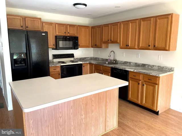 $2,400 | 910 Vine Street, Perkasie, PA 18944