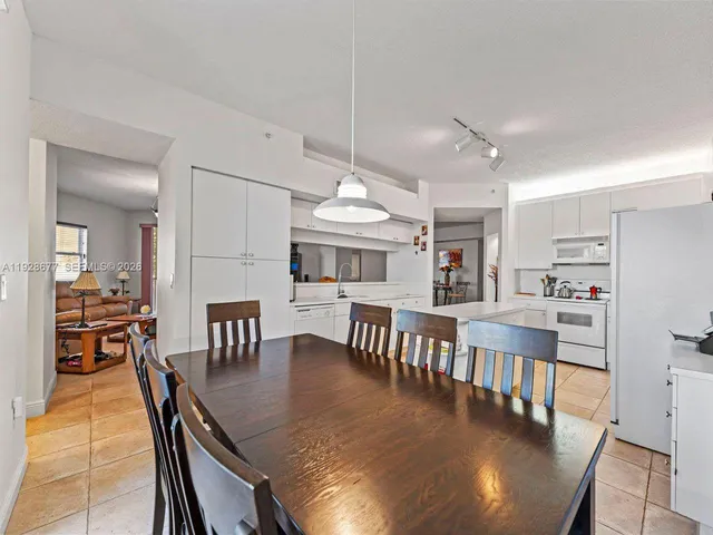 $699,000 | 10750 Northwest 66th Street, Unit 208, Doral, FL 33178