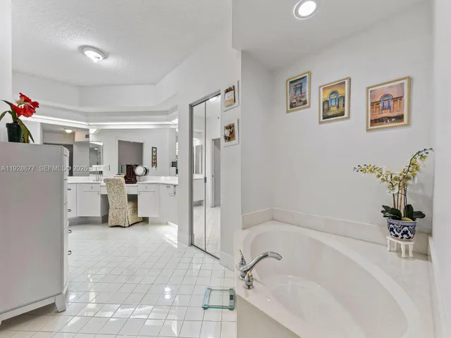 $699,000 | 10750 Northwest 66th Street, Unit 208, Doral, FL 33178