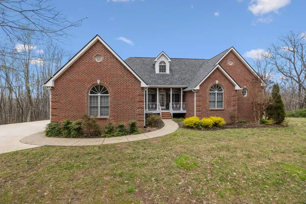 $914,000 | 4024 Williamsport Pike, Williamsport, TN 38487