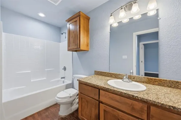 $399,000 | 709 West Madison Street, Ennis, TX 75119