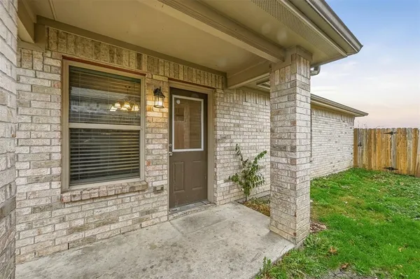 $399,000 | 709 West Madison Street, Ennis, TX 75119