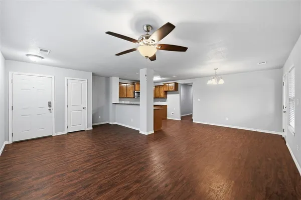 $399,000 | 709 West Madison Street, Ennis, TX 75119