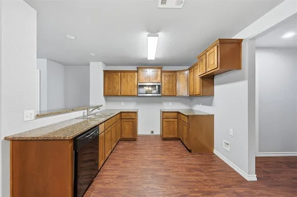 $399,000 | 709 West Madison Street, Ennis, TX 75119