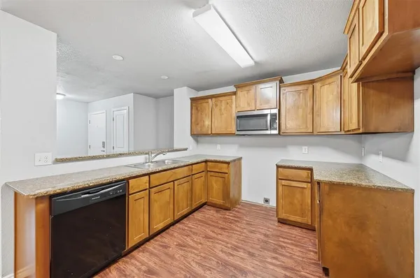 $399,000 | 709 West Madison Street, Ennis, TX 75119