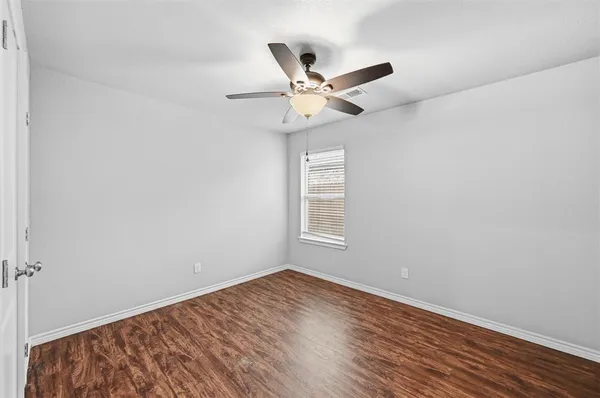 $399,000 | 709 West Madison Street, Ennis, TX 75119