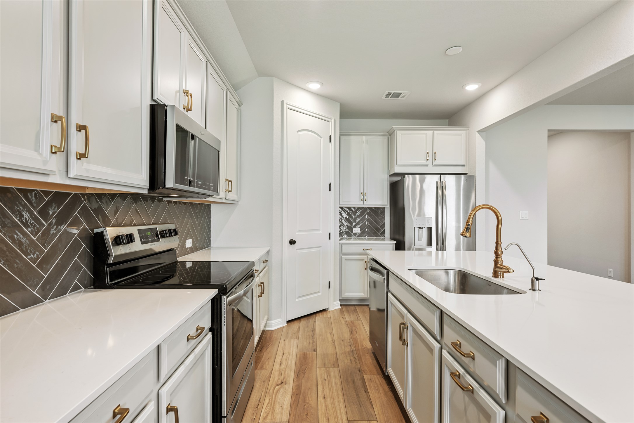 208 Golden Gate Lane Kyle, TX 78640 - Photo 15 of 40