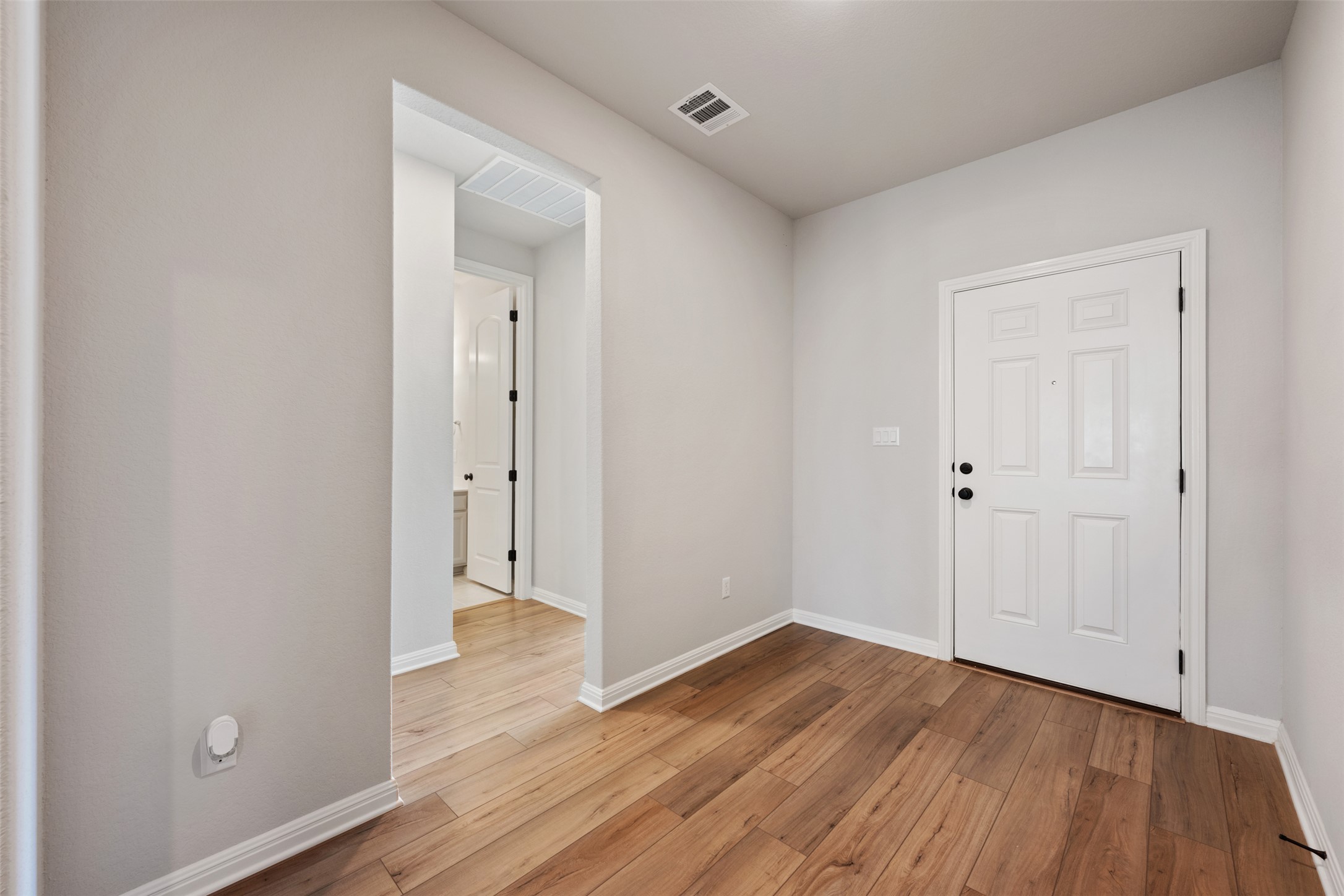 208 Golden Gate Lane Kyle, TX 78640 - Photo 4 of 40