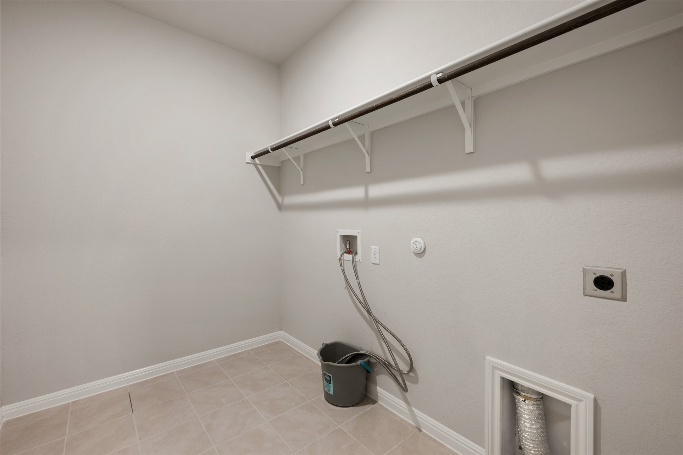 208 Golden Gate Lane Kyle, TX 78640 - Photo 9 of 40 Larger than normal utility room!