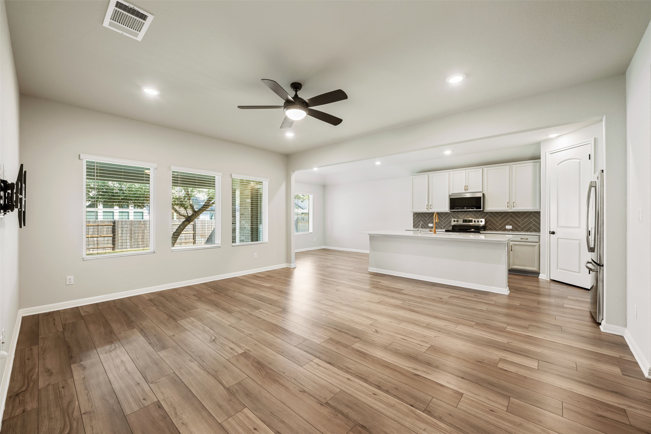 208 Golden Gate Lane Kyle, TX 78640 - Photo 10 of 40