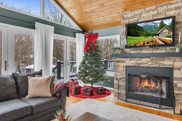 $529,900 | 1395 South Lacey Lake Road, Charlotte, MI 48813