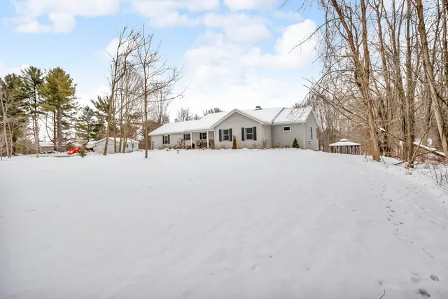 $529,900 | 1395 South Lacey Lake Road, Charlotte, MI 48813