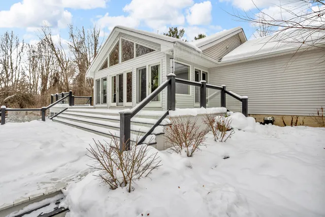 $529,900 | 1395 South Lacey Lake Road, Charlotte, MI 48813