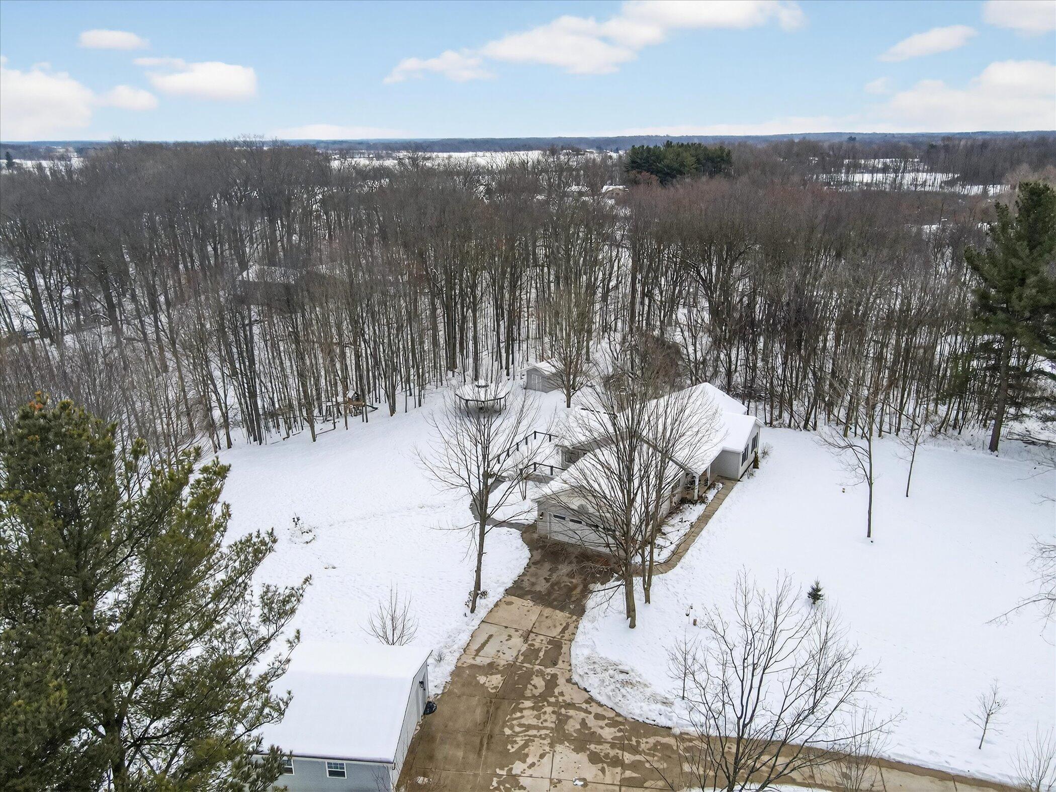 1395 South Lacey Lake Road Charlotte, MI 48813 - Photo 65 of 77 01-1395 S Lacey Lake Rd-WindowStill-Phot