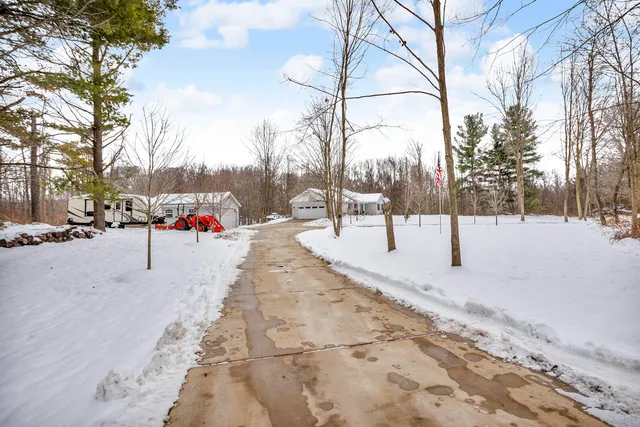 $529,900 | 1395 South Lacey Lake Road, Charlotte, MI 48813