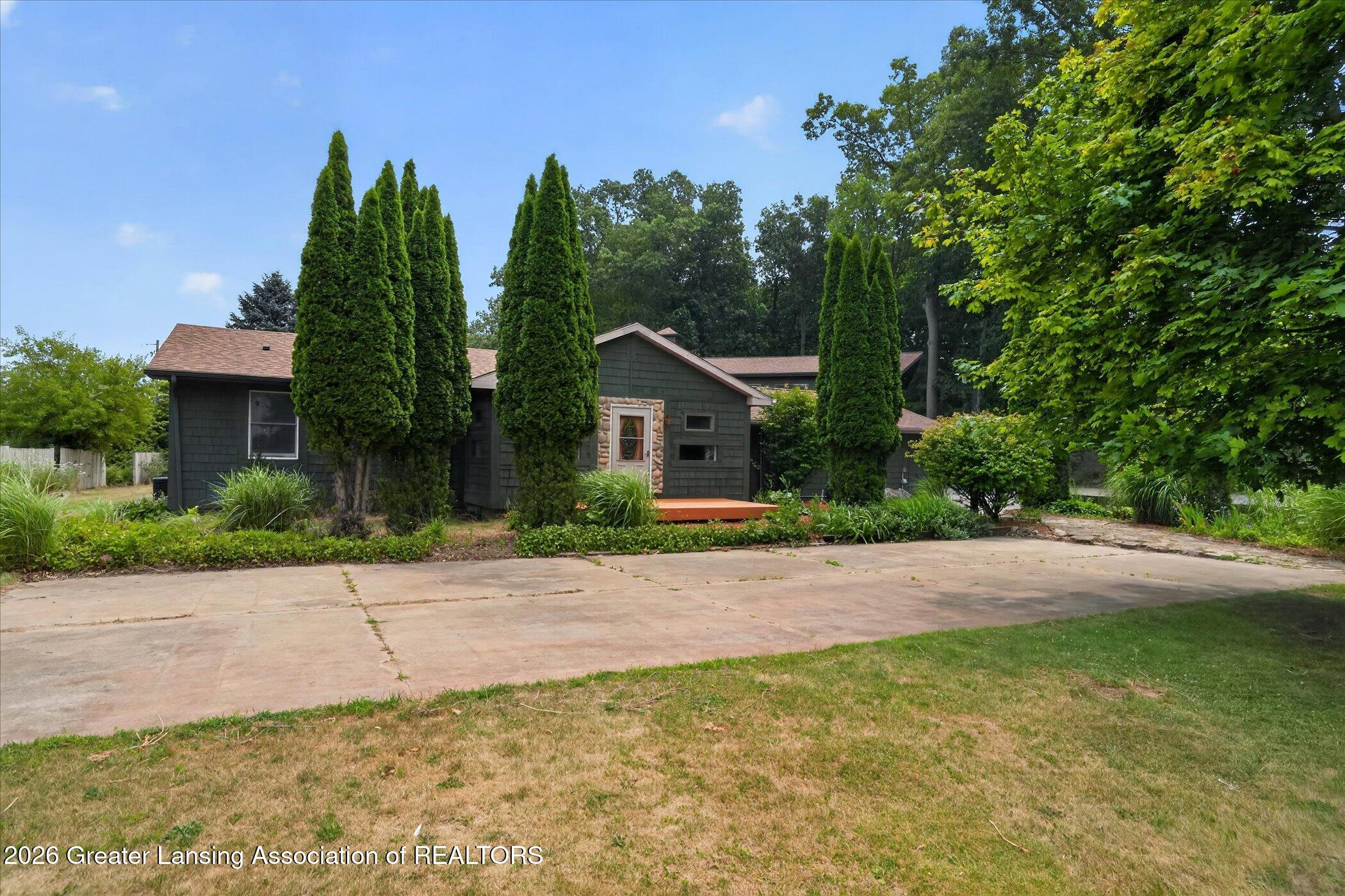 10841 Bond Road Dewitt, MI 48820 - Photo 4 of 95 Front