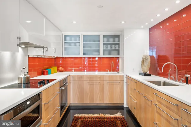 $2,600,000 | 801 Pennsylvania Avenue Northwest, Unit 1218, Washington, DC 20004