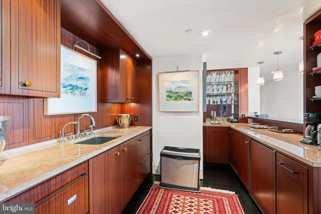 $2,600,000 | 801 Pennsylvania Avenue Northwest, Unit 1218, Washington, DC 20004