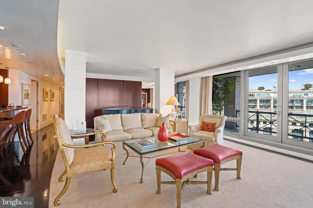 $2,600,000 | 801 Pennsylvania Avenue Northwest, Unit 1218, Washington, DC 20004