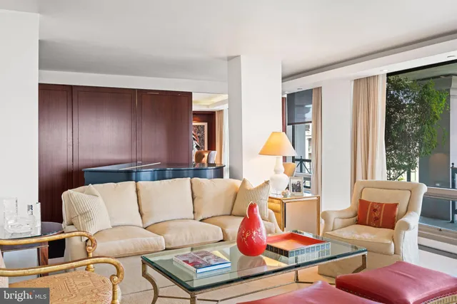$2,600,000 | 801 Pennsylvania Avenue Northwest, Unit 1218, Washington, DC 20004