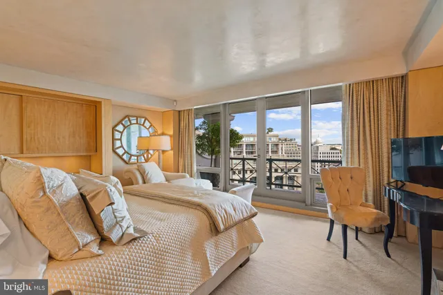 $2,600,000 | 801 Pennsylvania Avenue Northwest, Unit 1218, Washington, DC 20004