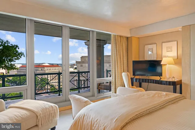 $2,600,000 | 801 Pennsylvania Avenue Northwest, Unit 1218, Washington, DC 20004