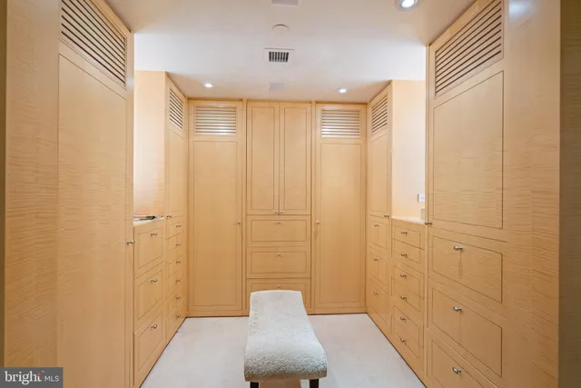 $2,600,000 | 801 Pennsylvania Avenue Northwest, Unit 1218, Washington, DC 20004