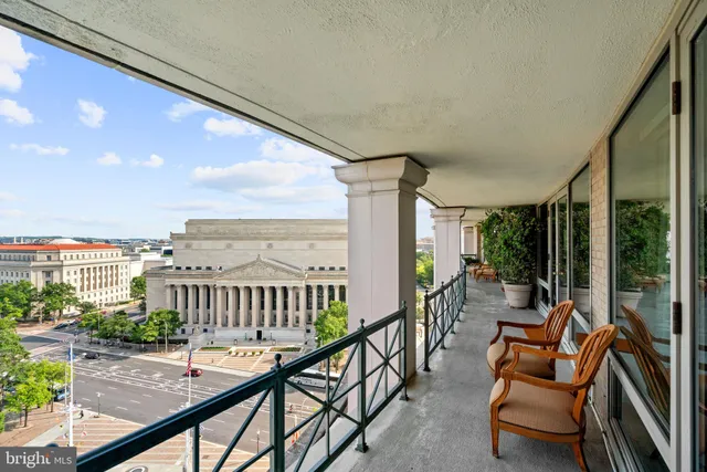 $2,600,000 | 801 Pennsylvania Avenue Northwest, Unit 1218, Washington, DC 20004
