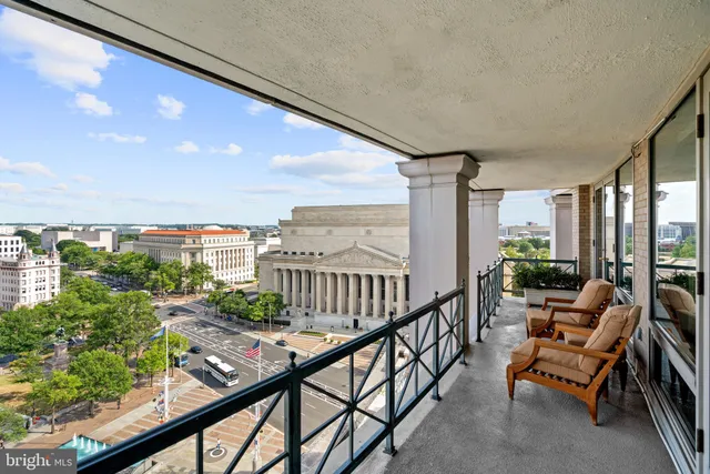 $2,600,000 | 801 Pennsylvania Avenue Northwest, Unit 1218, Washington, DC 20004