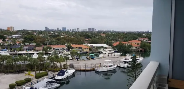 $2,100 | 13155 Ixora Court, Unit 810, North Miami, FL 33181