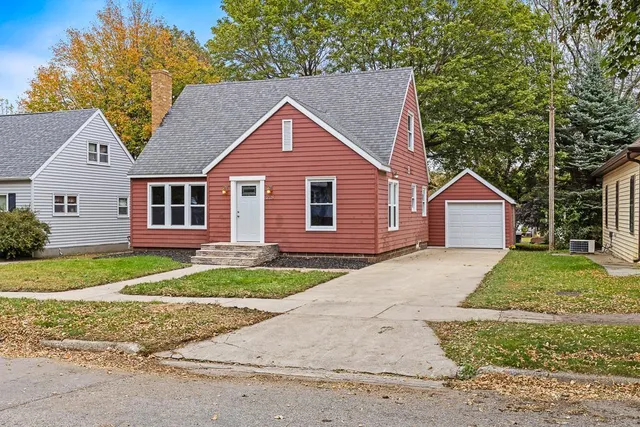 $129,000 | 218 North Sherwood Street, Ivanhoe, MN 56142