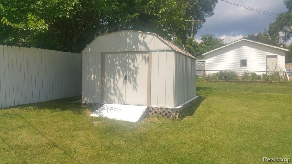 3890 Cone Avenue Rochester, MI 48309 - Photo 35 of 36