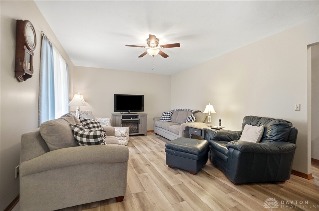 1043 Armsgate Road Springfield, OH 45503 - Photo 8 of 43