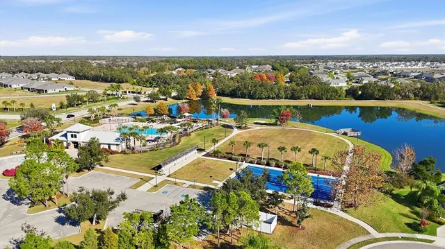 a picture of city view with lake view