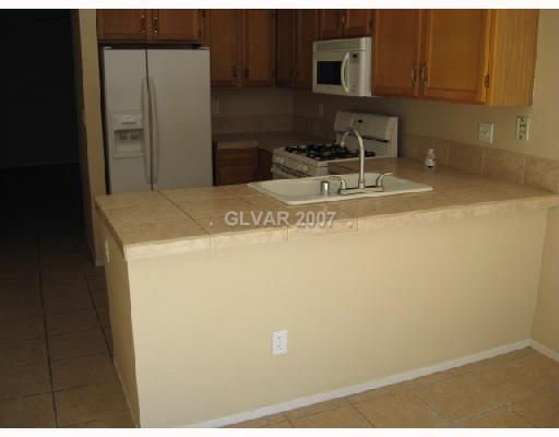 2717 Knightsbridge Road Henderson, NV 89074 - Photo 2 of 12 Kitchen.