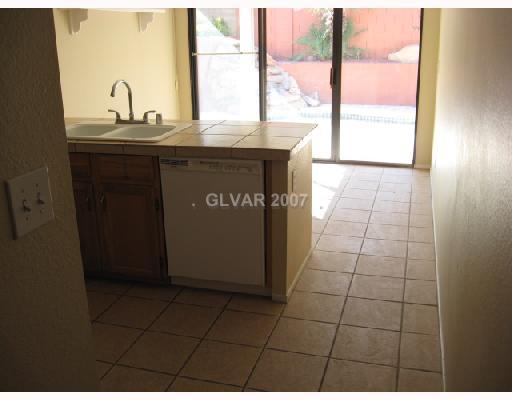 2717 Knightsbridge Road Henderson, NV 89074 - Photo 3 of 12 Kitchen.