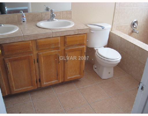 2717 Knightsbridge Road Henderson, NV 89074 - Photo 6 of 12 Master Bath/Spa.