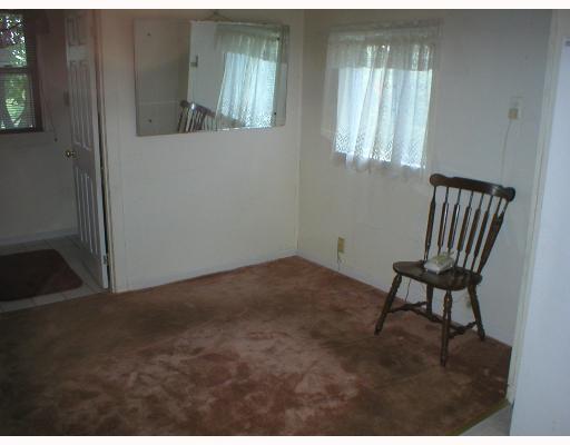 27 Blythe Road Charleroi, PA 15022 - Photo 8 of 8 Dining Room.