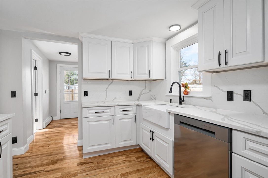 17 Alaska Street Coventry, RI 02816 - Photo 2 of 29 Gallery Image 2