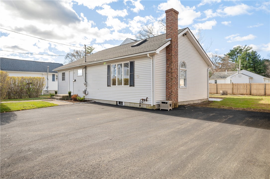 17 Alaska Street Coventry, RI 02816 - Photo 8 of 29 Gallery Image 8