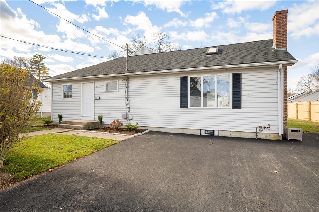 17 Alaska Street Coventry, RI 02816 - Photo 9 of 29 Gallery Image 9
