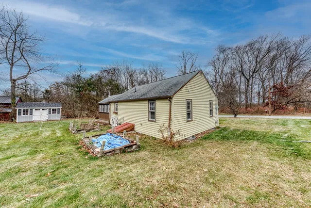 a house view with a outdoor space